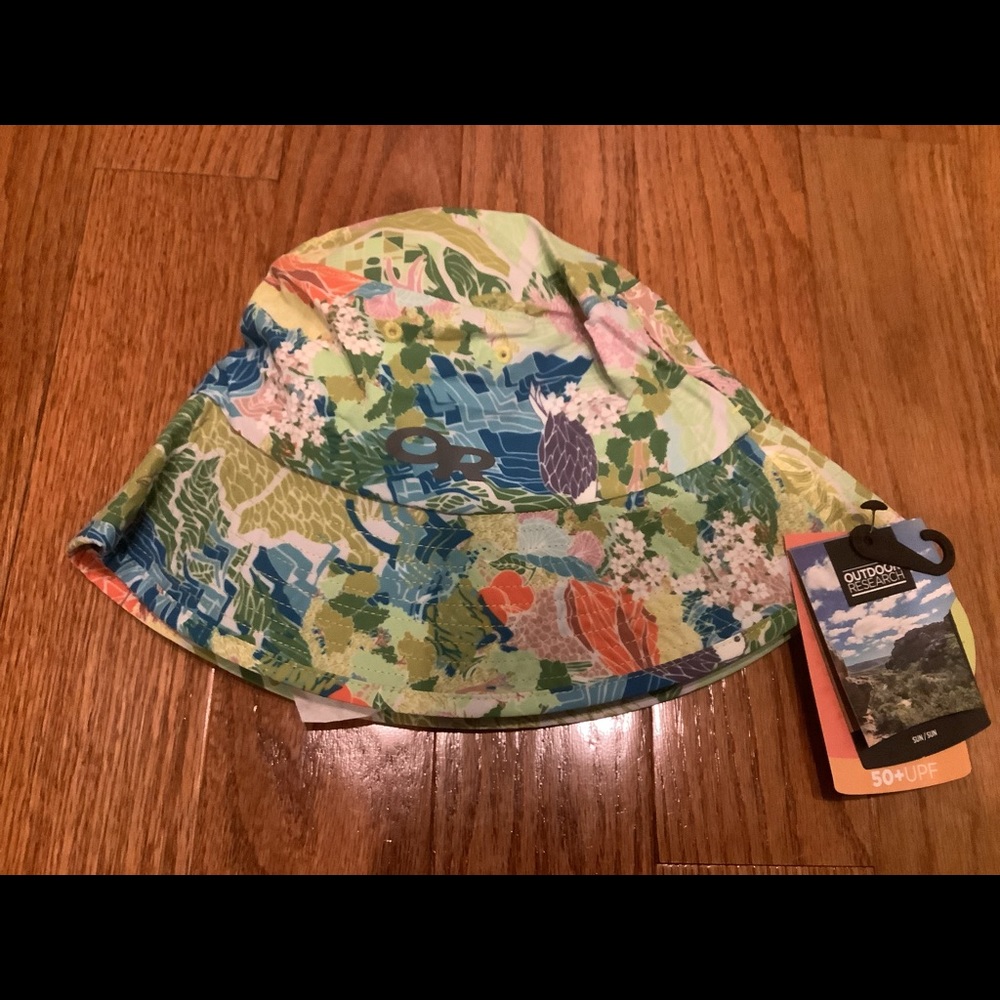 NWT outdoor research Solaris bucket hat size Small